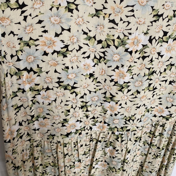 🌺 NWT Floral Dress - Picture 2 of 7